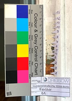 Farbbefunderhebung an ausgewählten Bauteilen im Außenbereich (Befund: Fensterrahmen), (Quelle: B. Dreisow)