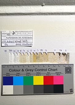 Beispiel einer stratigrafischen Freilegung der Farb- und Putzschichten (Quelle: B. Dreisow)